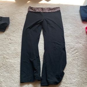 Victoria secret yoga pants. Size large.